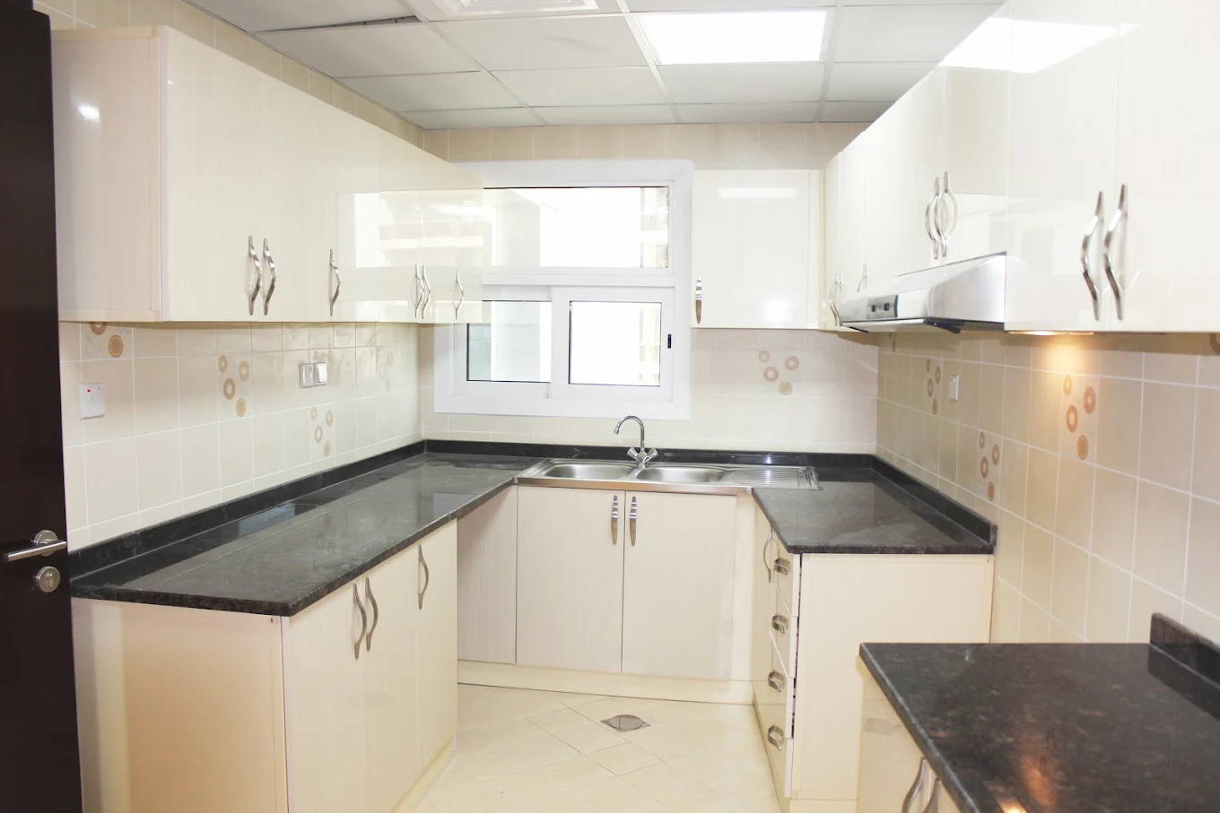 Uniestate%20Sports%20Tower%20Apartments - 1